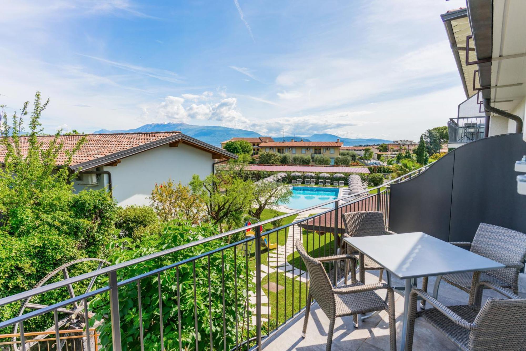 Residence Molino - Holiday Apartments Manerba del Garda Exterior photo