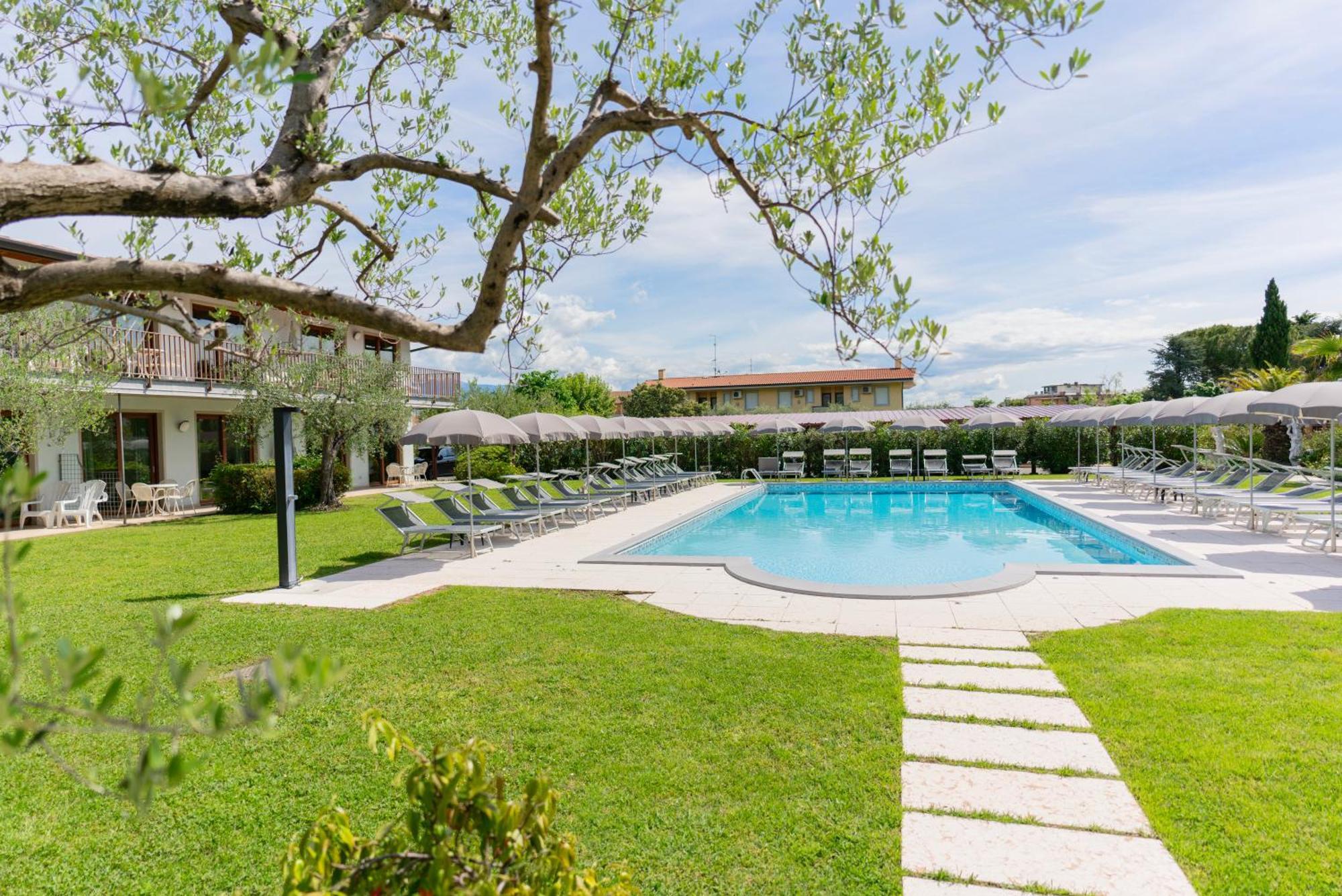 Residence Molino - Holiday Apartments Manerba del Garda Exterior photo
