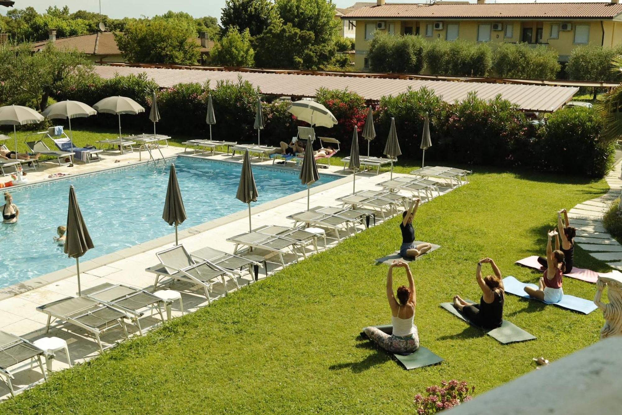 Residence Molino - Holiday Apartments Manerba del Garda Exterior photo